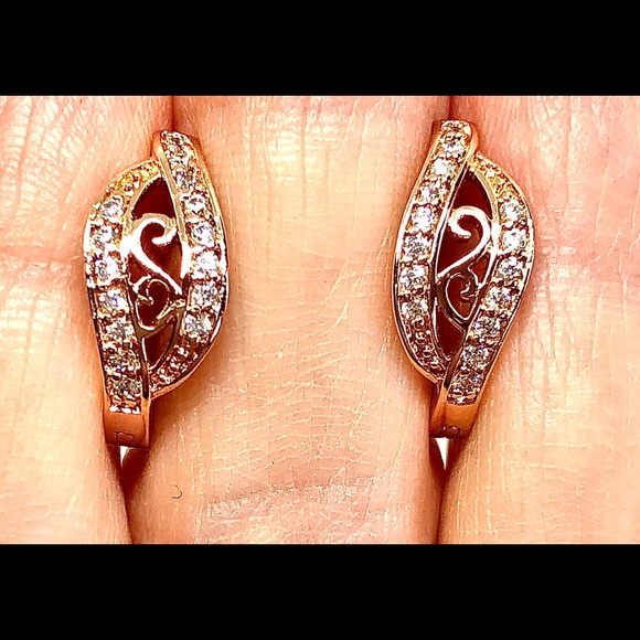 White CZ Rose Gold Tn Bypass Curve Huggie Earrings - Picture 3 of 4